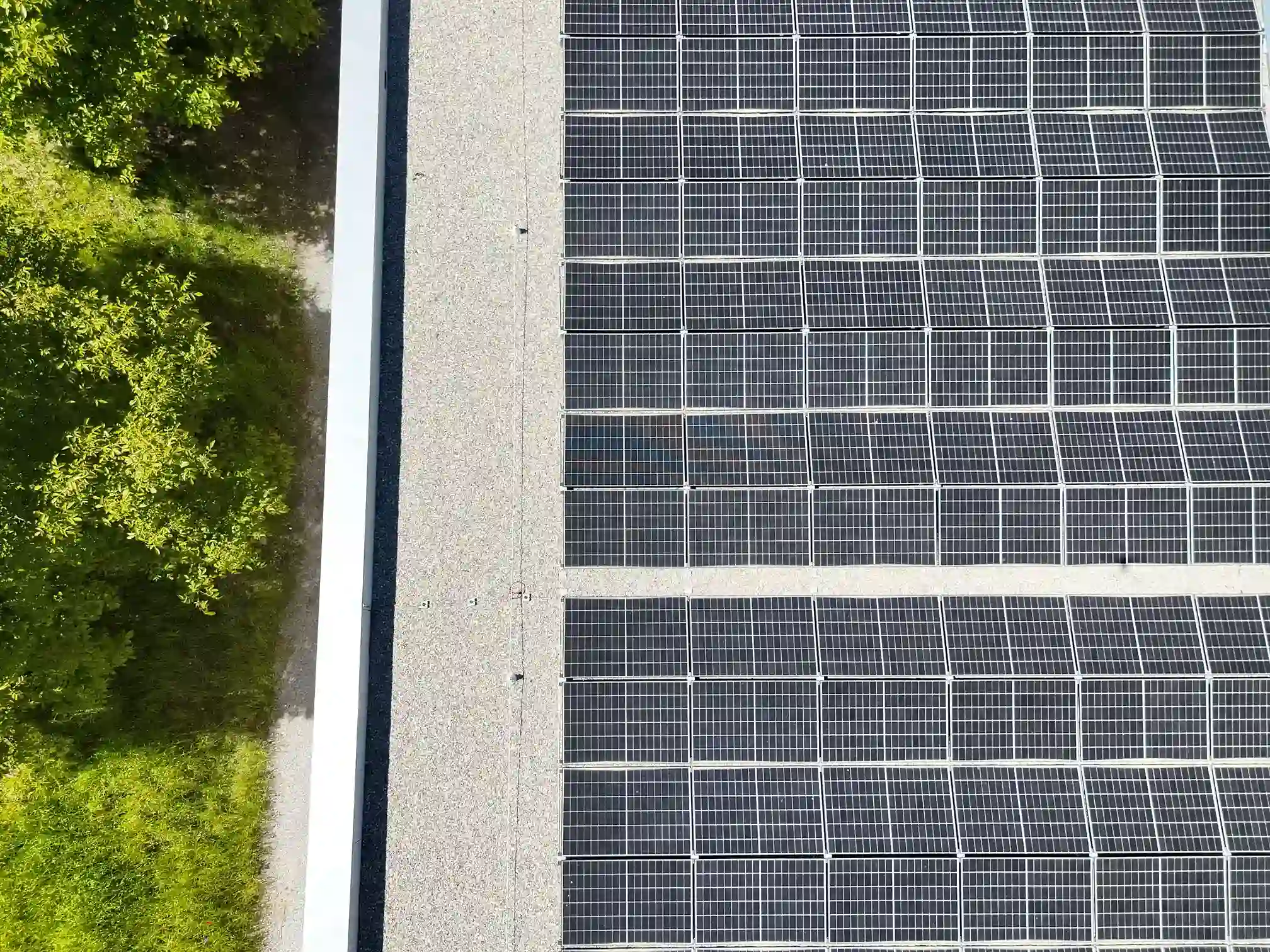 Drohnenbild Vogelperspektive PV-Anlage
